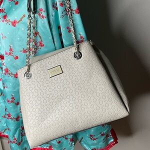 Guess Shoulder Bag Purse, ivory w/ silver hardware, multi-compartment, GUC!